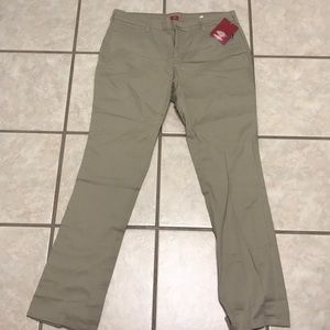 ✨NWT DICKIES KHAKIS✨